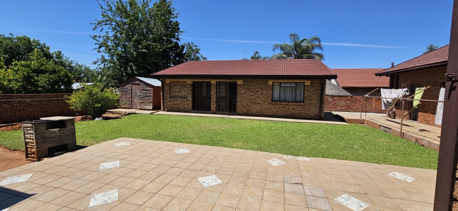 4 Bedroom Property for Sale in Carters Glen Northern Cape